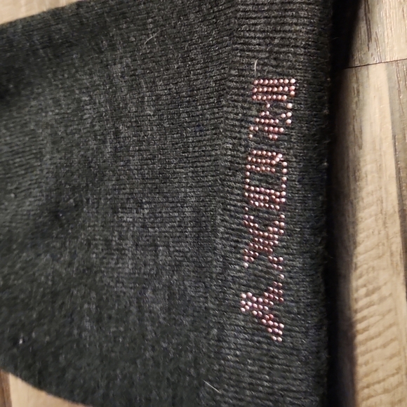 RARE Misprint Gray Roxy Beanie Cap. Roxy is Backward! - Picture 2 of 2